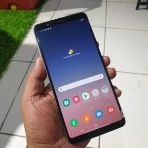 Thay màn hình Samsung Galaxy A8 Star 