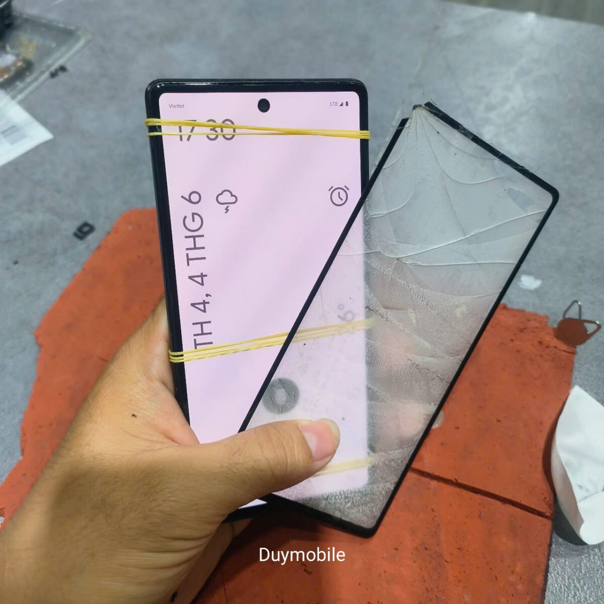 Thay mặt kính/ép kính Google Pixel 2 XL - Hình ảnh 2