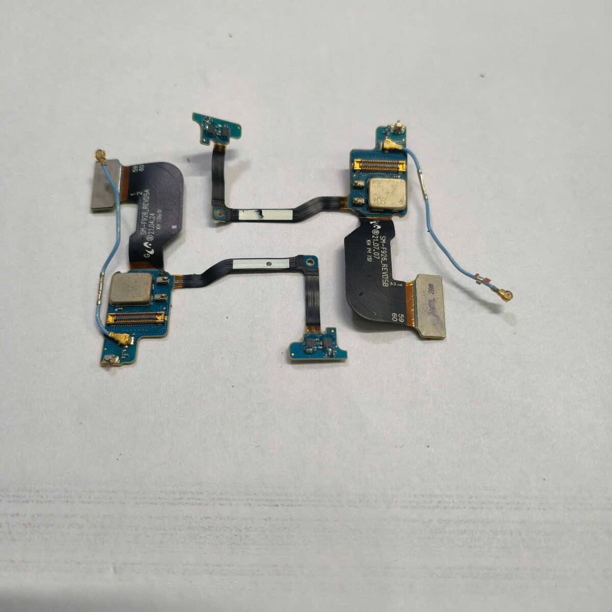 cáp ăng-ten sống và cáp nói búp Samsung Galaxy Z Fold3 5G SM-F926 - Hình ảnh 2