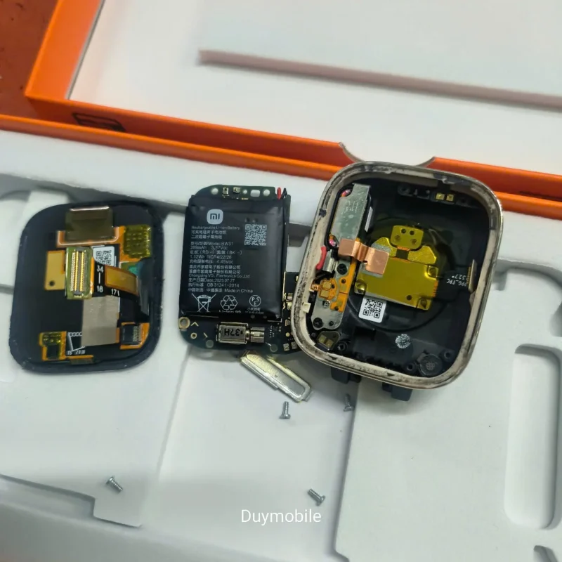 Sửa dây sạc đồng hồ thông minh – Sạc không vào? 1 Duy Mobile chuyên sửa và thay dây sạc đồng hồ thông minh các hãng Apple, Samsung, Xiaomi, Huawei, Amazfit… Khắc phục lỗi sạc không vào, ngắt nguồn, sạc chập chờn – bảo hành dài tại Thủ Đức, TP.HCM.